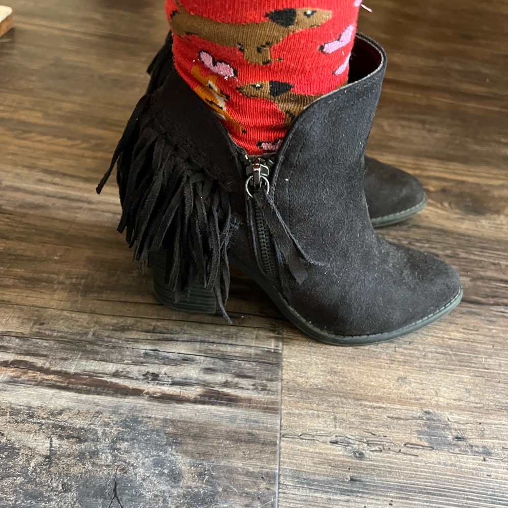 Black fringe booties